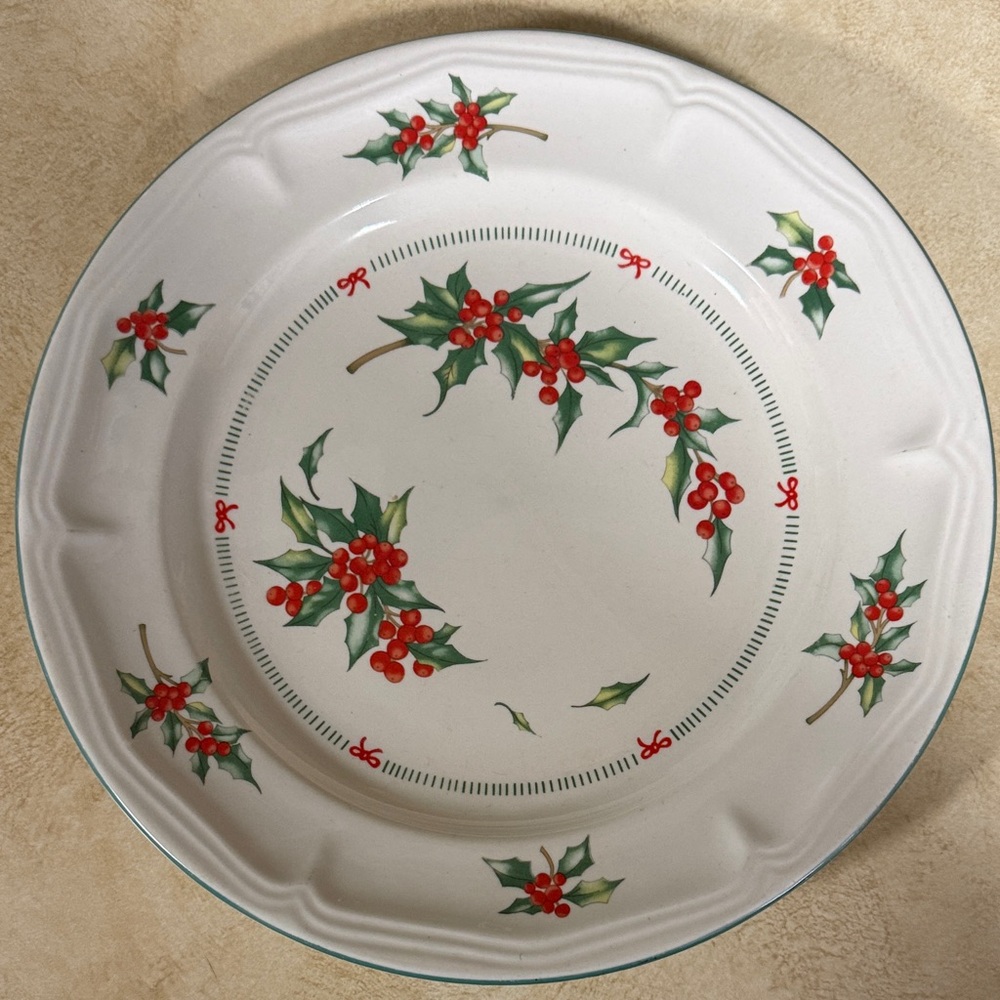 Holly Berry Holiday Dinner Plate Festive!